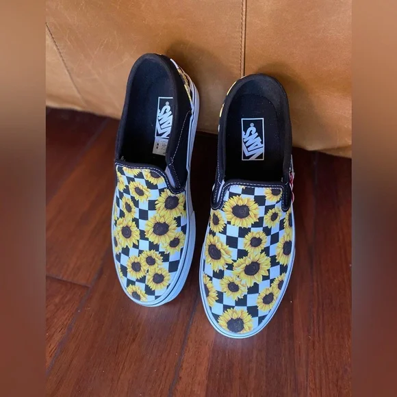 Van’s Checkerboard Slip-On w/ Sunflowers - Picture 9 of 9